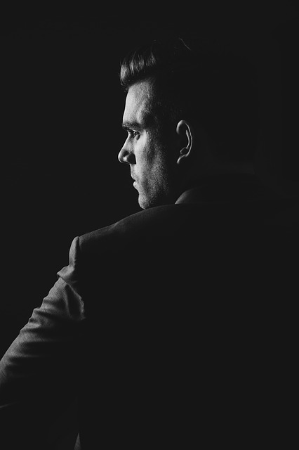 man-1209947 640